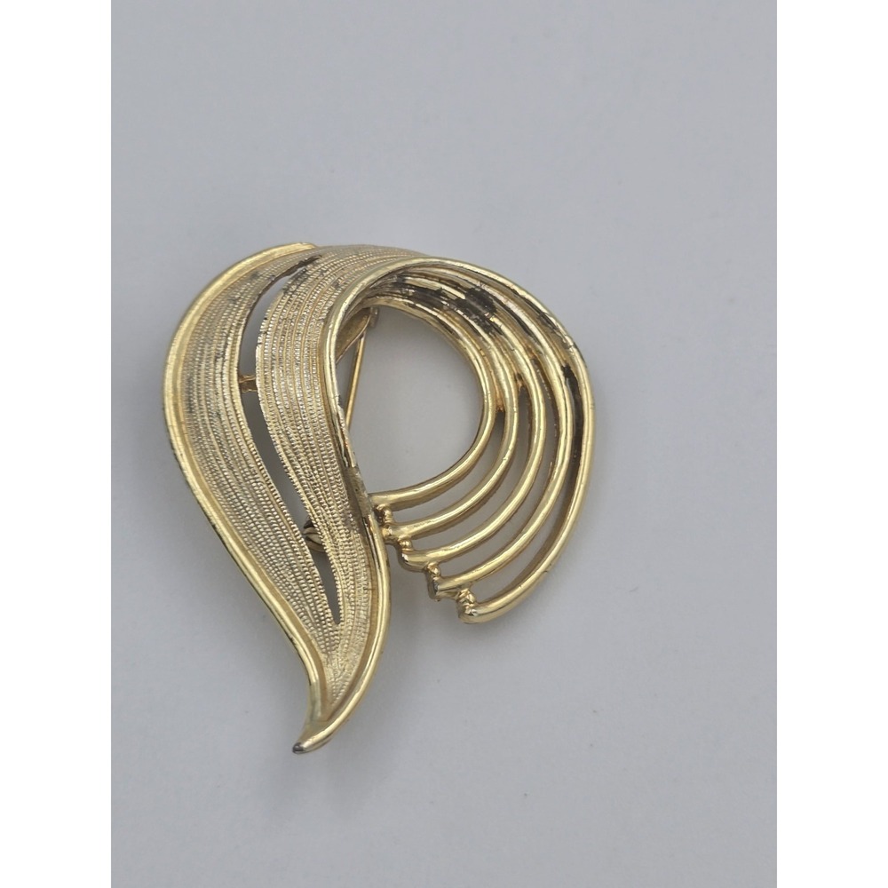 Vintage Gold Tone‎ Abstract Swirl Textured Brooch Pin Mid Century Modern Style